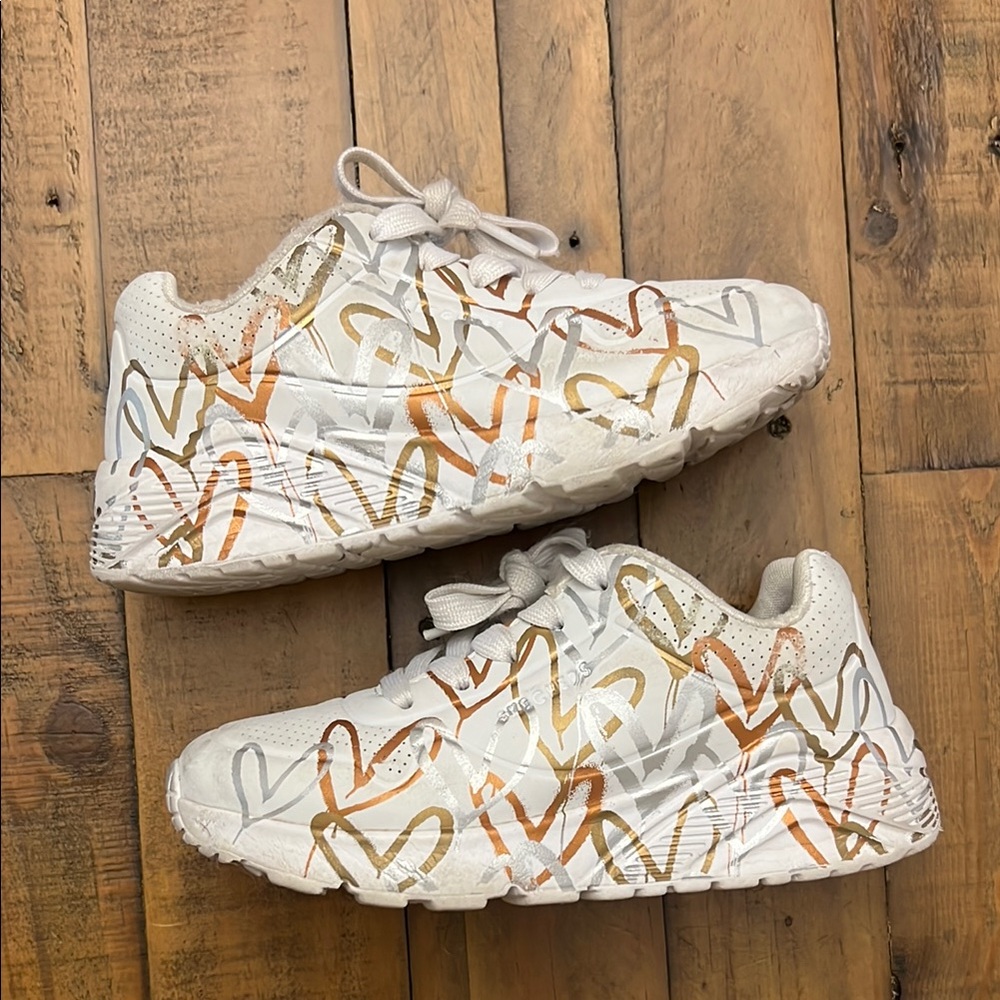 Sketchers Kids White and Gold Sneakers
